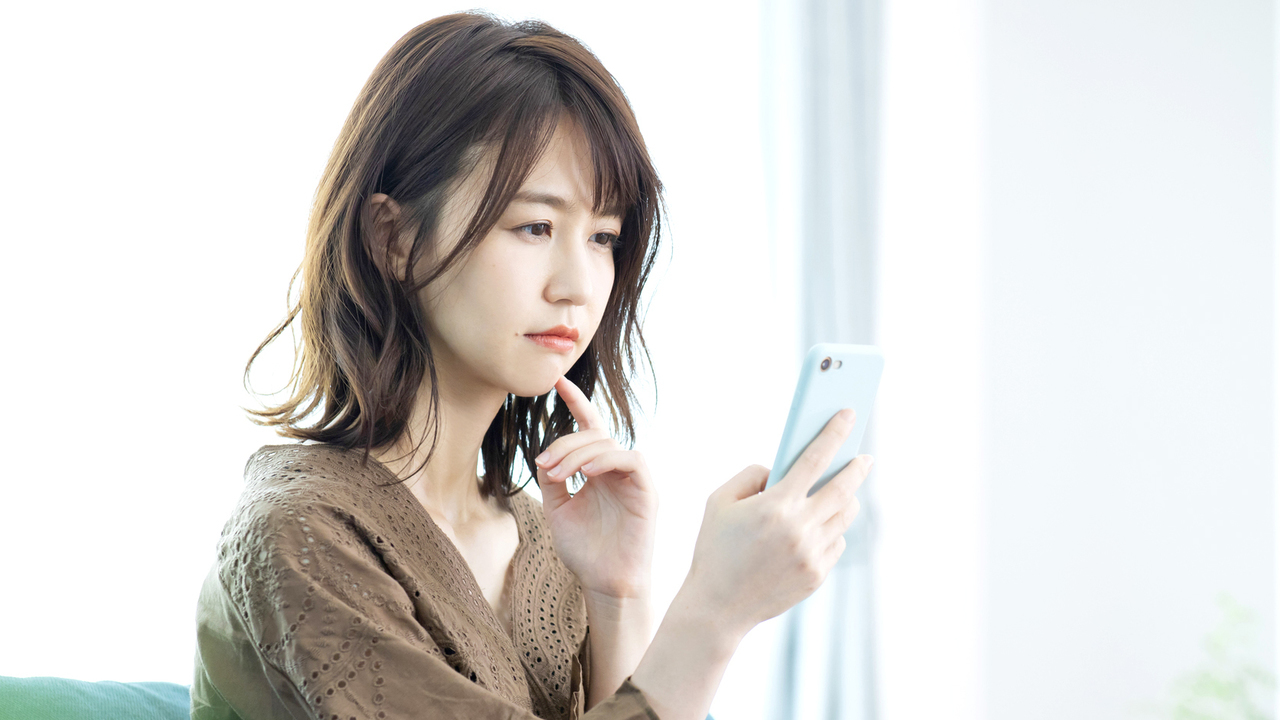 歯科矯正をするかどうか悩んでいる30代女性