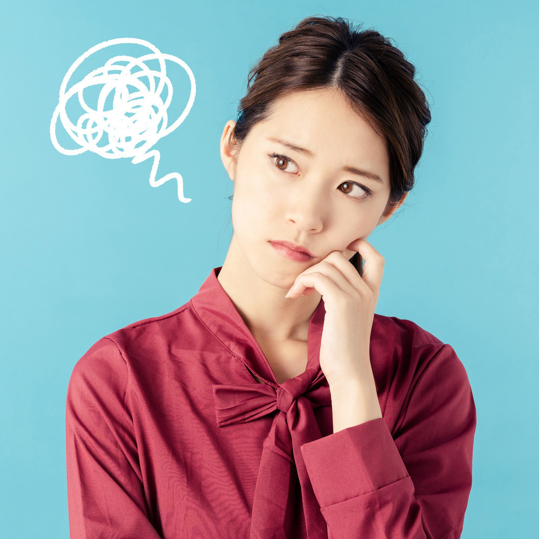 矯正の費用だけで決めたことを後悔している女性